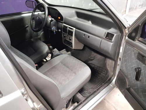 Imagen 8 de 18 de Fiat Uno 2006 1.3 Fire Pack A 5 P