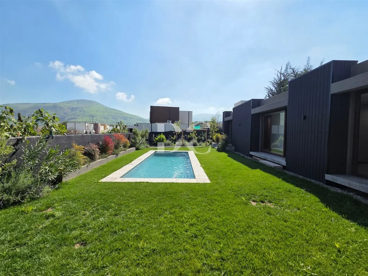 Casa En Venta De 3 Dorm. En Colina Chicureo Piedra Roja