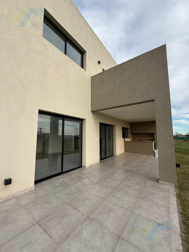 Casa En Venta - Barrio Cerrado Santa Elisa - Pilar Del Este