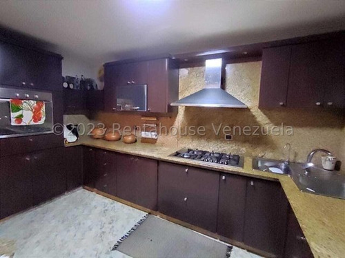 Imagen 13 de 30 de Townhouse En Venta El Castaño, Conjunto Cerrado. Maracay 23-18675 Hc