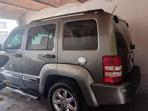 Jeep Liberty Sport 4x2 At