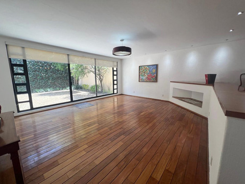 Residencia En Venta En Jardines Del Pedregal En Condominio