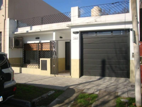 Excelente Casa Remodelada Con Buen Gusto Y Criterio - Stos. Lugares - Tres De Febrero