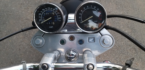 Honda Magna 750 Bobber Barata