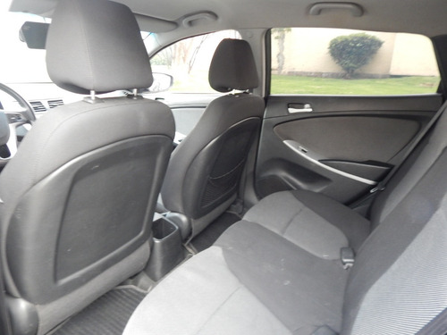 Imagen 8 de 11 de Hyundai Accent