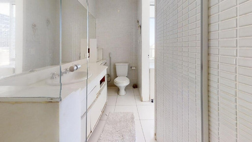 Apartamento À Venda No Bairro Leblon - Rio De Janeiro/rj - O-8221-17244