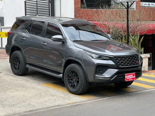 Toyota Fortuner 2.4 Street At 7As