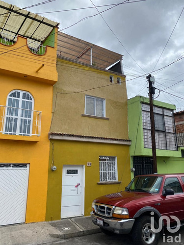 Venta Casa 4 Ambientes Félix Ireta