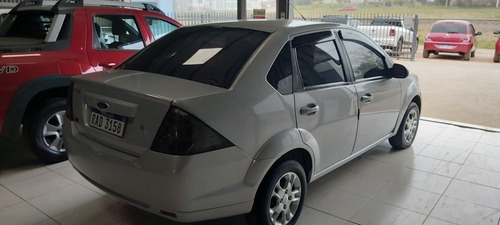 Ford Fiesta 1.6 Ambiente Plus Mp3 2010