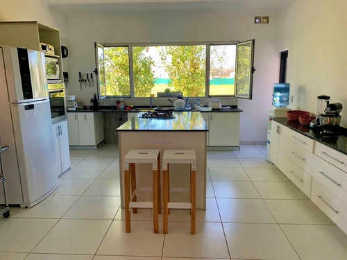 Imagen 9 de 27 de Casa En Venta De 4 Ambientes En Casuarinas Del Pilar Club De Campo. Pilar
