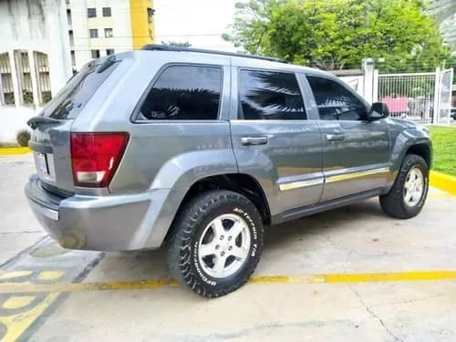 Imagen 3 de 10 de Jeep Grand Cherokee