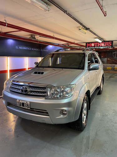 Toyota Sw4 3.0 Srv Cuero I 171cv 4x4 5at 2011