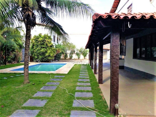 Casa Com 4 Dormitórios À Venda, 350 M² Por R$ 980.000,00 - Itaipu - Niterói/rj - Ca0494