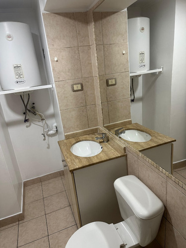 Cómodo Depto. 1d/1b, 30m2, San Isidro / Curicó, Santiago