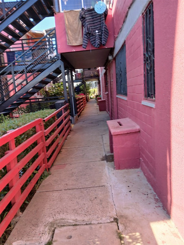 Departamento En Arriendo De 2 Dorm. Roizbatt Cerro Placeres