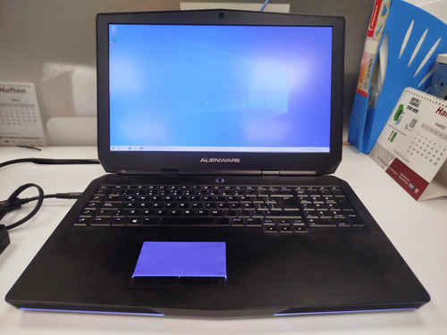 Alienware X17 R2, Sin Rendimiento De Batería Y Con Falla En Gris (Usado)