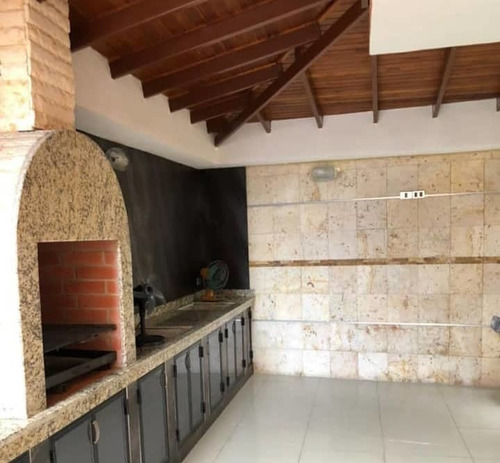 Imagen 12 de 17 de Se Vende Th Barrio Sucre. Maracay 04244029974