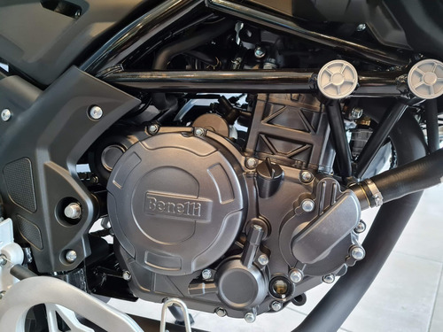 Imagen 7 de 25 de Benelli Trk 251 - No Voge, No Royal Enfield!