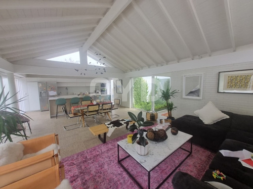 Casa En Venta Remodelada Vitacura