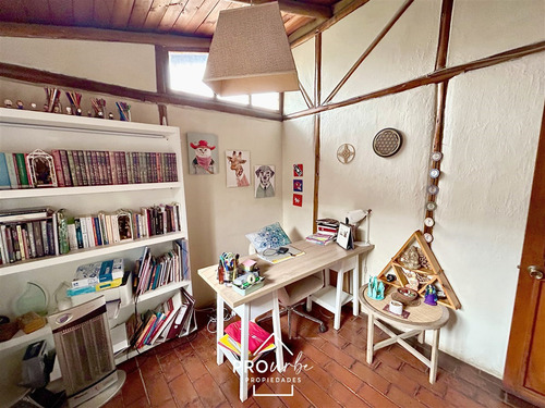Estilo Artesanal / Gran Terreno, 4 Dorm, 2 Baños, La Florida