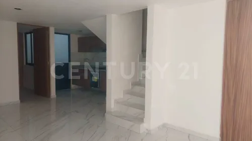 Venta De Casa, Recámara En Pb+2 Recámaras De Excelente Tamaño, Av 11 Sur, Puebla