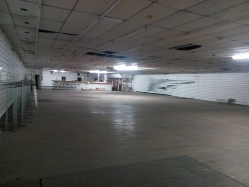 Se Vende O Se Alquila Local Comercial De 2 Niveles Ubicado En Trapichito - Guarenas.
