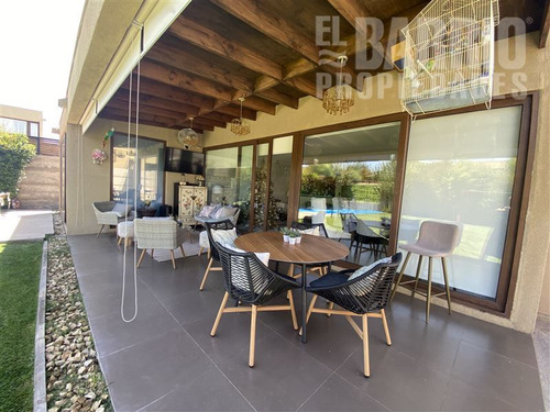Imagen 22 de 27 de Casa En Venta De 4 Dorm. En Colina