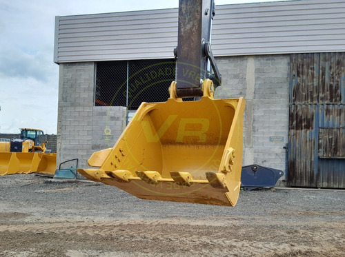 Escavadeira Hidráulica John Deere 200g Ano 2022 Com 2.472 H