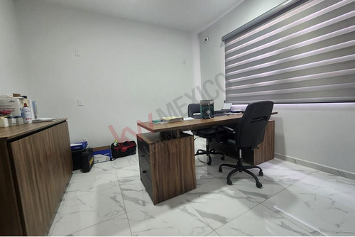 Venta De Edificio En Zona Céntrica De Querétaro, Ideal Para Oficinas