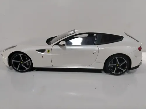 Ferrari Ff Hotwheels Elite 1/18 | MercadoLivre