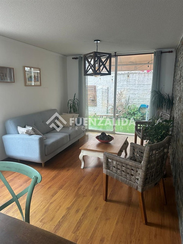 Casa De 3 Pisos En Pasaje Cerrado En Venta. En Ñuñoa