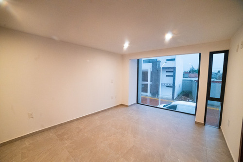 Venta De Casa En Privada Villa Esmeralda