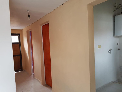 Imagen 9 de 16 de Venta Casa 3 Amb En Parque 132 Viviendas F. Varela