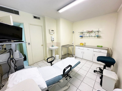Oficina De 3 Privados Y 2 Baños Con Resolución Seremi