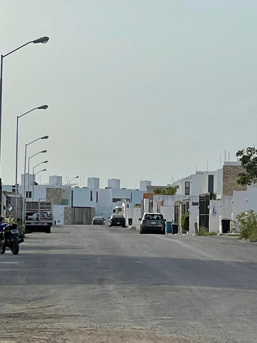 Imagen 3 de 14 de Terreno En Cerrada A La Puerta De Conkal 844.91m2 - Pueblo Conkal