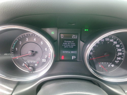 Imagen 4 de 10 de Jeep Grand Cherokee 2013 Laredo V6 Lujo 4x2 At