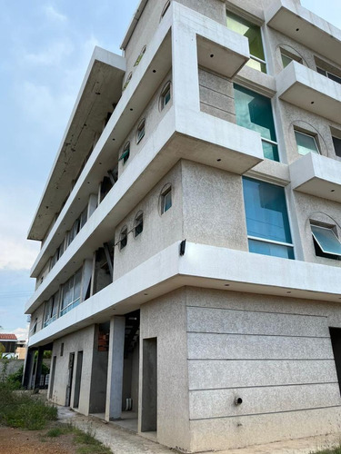 Edificio De 3 Niveles En Barcelona Ideal Para Oficinas Y Local Comercial Nueva Barcelona