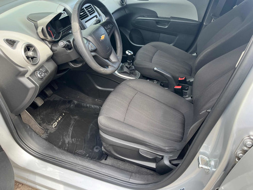 Imagen 11 de 16 de Chevrolet Sonic 1.6 Lt 2014