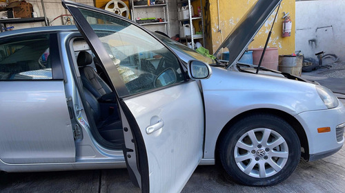 Imagen 4 de 10 de Volkswagen Bora Sport 2.5