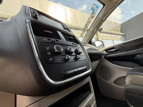 Dodge Grand Caravan 3.7 Sxt At
