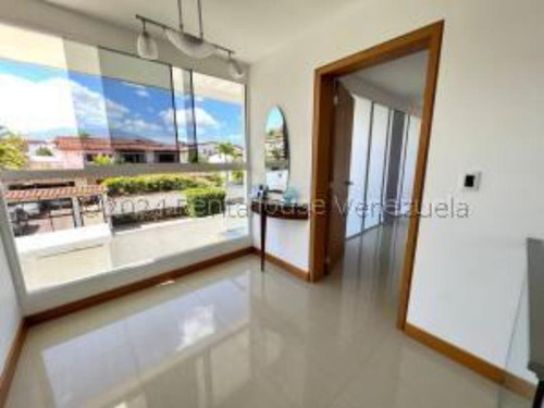#25-12830 Hermosa Casa En Lomas De La Lagunita