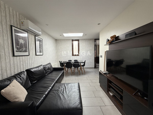 Casa En Venta De 6 Dorm. En Lo Barnechea