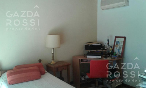 Propiedad A La Venta Apta Crédito Hipotecario En Barrio Malibú.