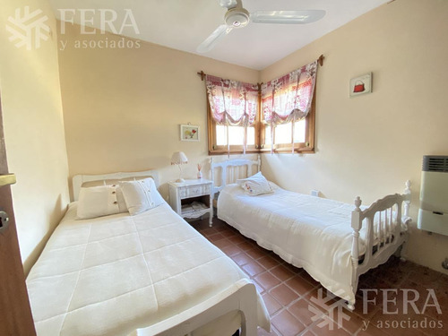 Imagen 15 de 17 de Venta De Casa De 3 Ambientes Con Jardin, Quincho Con Parrilla Y Piscina En Campos De Roca I (27609)