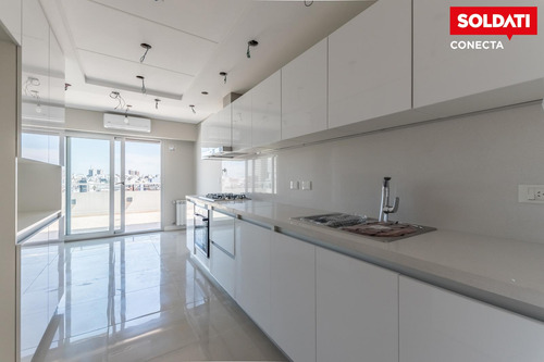 Departamento En Venta De 4 Ambientes En Caballito Con Balcón Y Patio. Excelente Construcción.