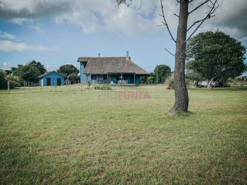 Hermosa Casa Con 1500 Metros De Terreno