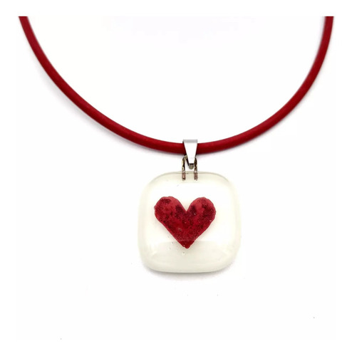 Imagen 4 de 4 de Collar Chico De Vidrio Y Caucho Corazón Rojo