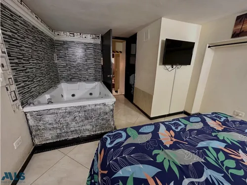 2 Edificios Para La Venta A Una Cuadra Del Parque ...(mls#253059)