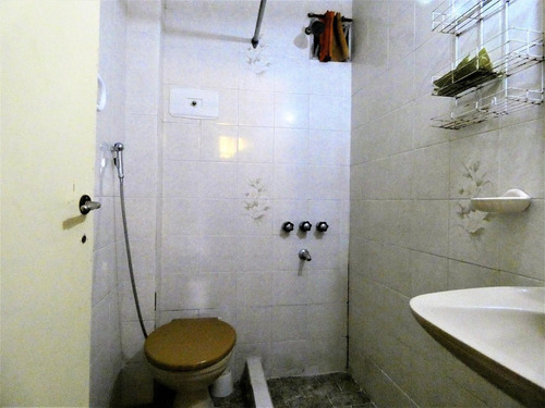 Imagen 6 de 30 de Galpón + 2 Departamentos + 2 Locales Sobre Lote De 600m2