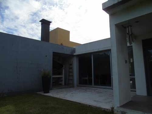 Imagen 20 de 24 de Casa En Venta En City Bell 472 E/ 136 Bis Y 137 Dacal Bienes Raices